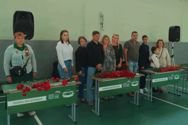 В школе №26 Брянска появились Парты памяти четырех героев-выпускников