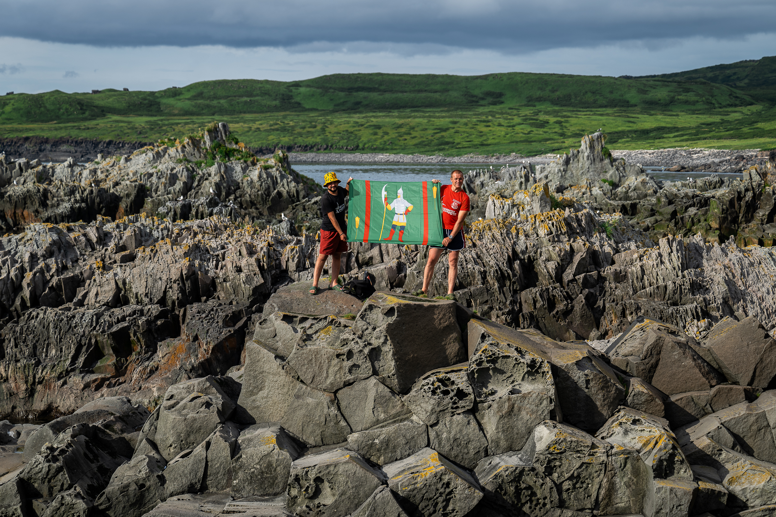 Комаричский флаг взвился над Курильскими островами: экспедиция «Восточный Бастион» завершена