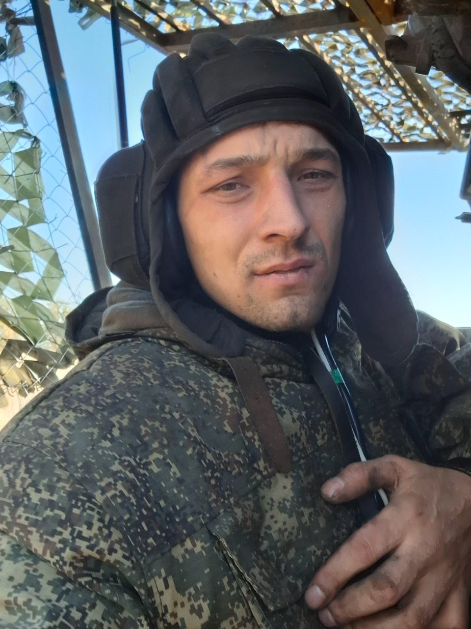 Участник СВО из Комаричского района поздравляет всех с днем танкиста