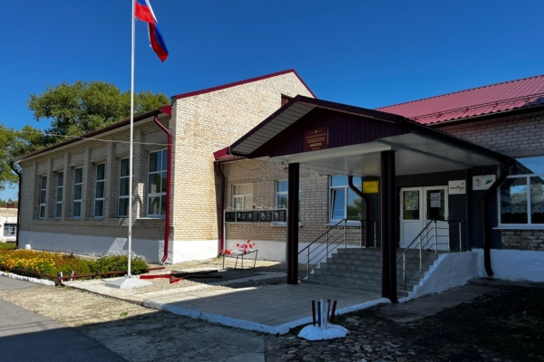 Обновленная Бочаровская школа радушно встречает своих любимых учеников