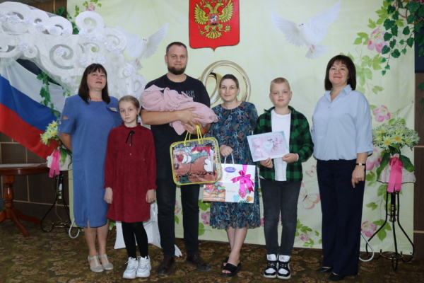 Таисия Авдякова: 50-я звездочка Комаричского района засияла в семье