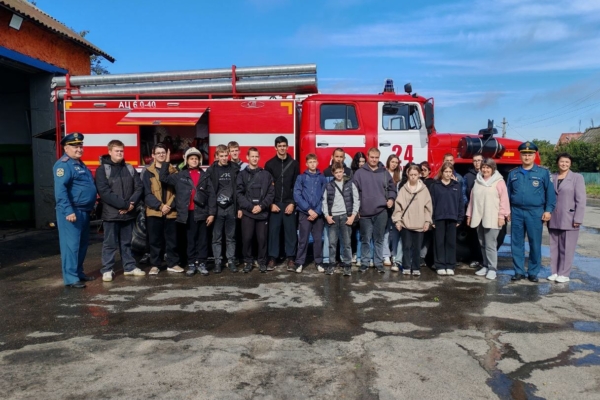Студенты Комаричского техникума посетили пожарно-спасательную часть