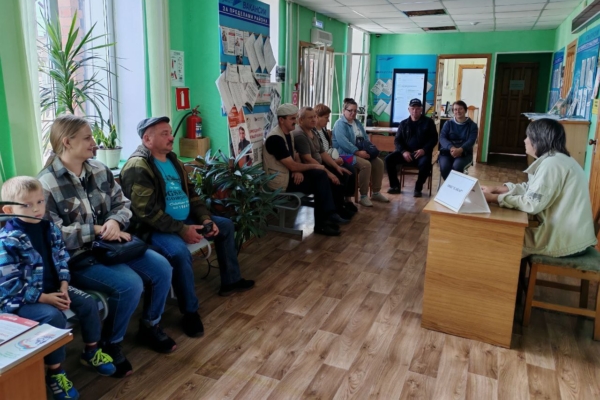 В центре занятости Комаричского района состоялась мини-ярмарка вакансий