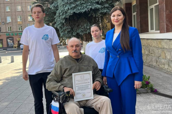 Представитель Всероссийского общества инвалидов Александр Силаев рассказал о помощи волонтёров на участках в Брянске