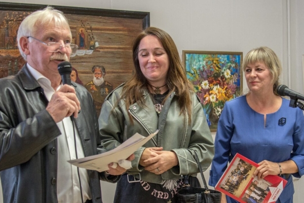 Отчётная выставка Брянского отделения Союза художников России открылась в Городском выставочном зале