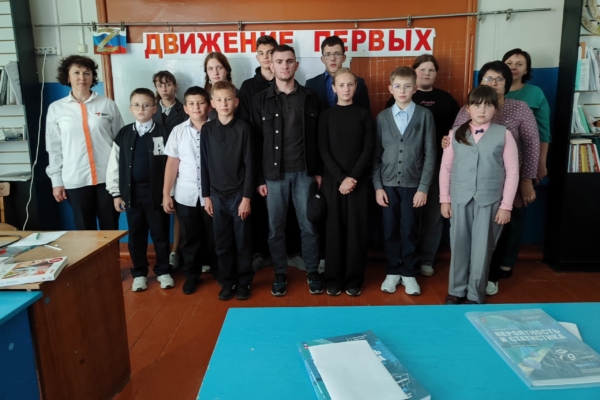 В Евдокимовской СОШ Комаричского района  прошла встреча с военнослужащим  выпускником