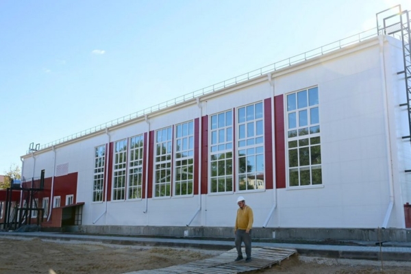 В брянской Унече продолжается строительство СОКа с бассейном