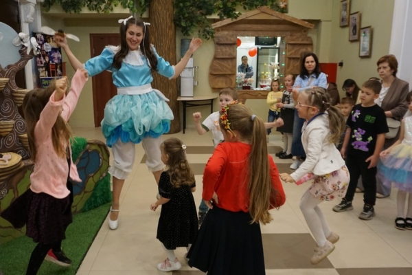 Брянский театр кукол открыл 54-й сезон