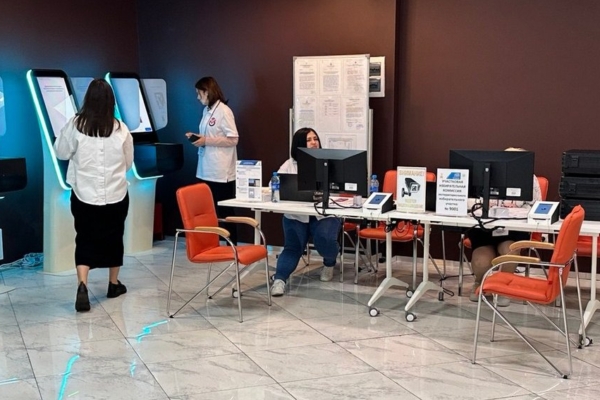 Жители Брянской области голосуют на выборах губернатора в Москве