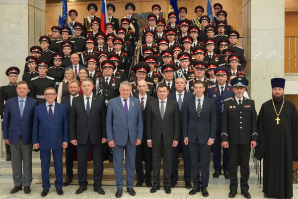 Стародубский казачий кадетский корпус получил переходящее знамя Президента РФ