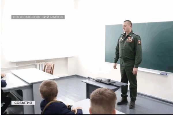 Брянский ветеран СВО стал учителем и директором сельской школы