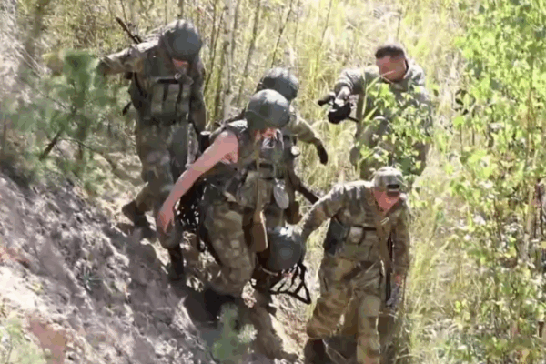 Юные патриоты показали свои навыки на «Тропе героев» на Брянщине