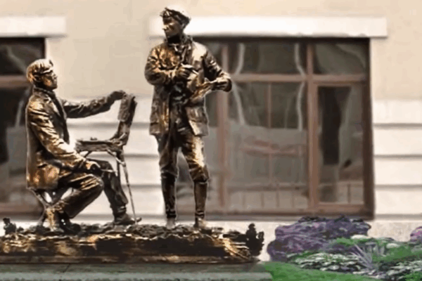 Памятник братьям Ткачёвым жители Брянска увидят в конце октября