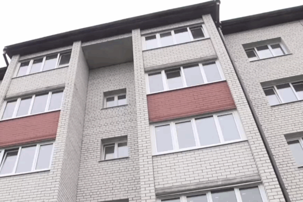 Брянец, вернувшийся из зоны СВО, получил ключи от новой квартиры