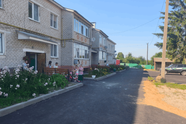 В Мглине по нацпроекту благоустроили три дворовые территории