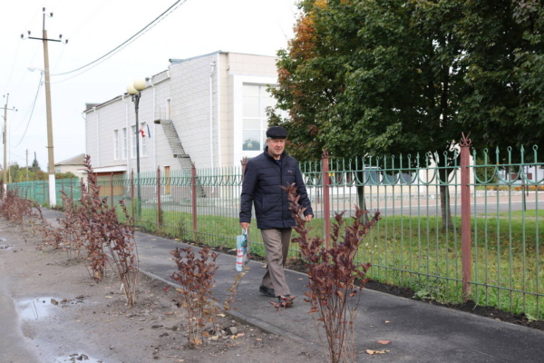 В Комаричах благоустраивают улицу Незымаева