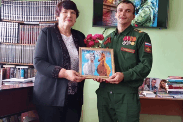 Брянский ветеран СВО Денис Гулев рассказал школьникам и студентам о своем боевом пути