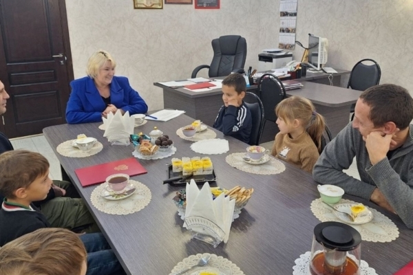 В Бежицком районе Брянска поздравили отцов-одиночек