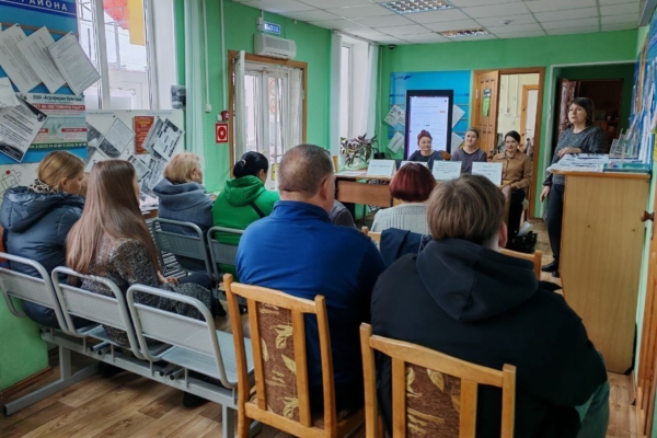 Члены клуба «Активное долголетие» приняли участие в специализированной ярмарке вакансий для людей с ограниченными возможностями