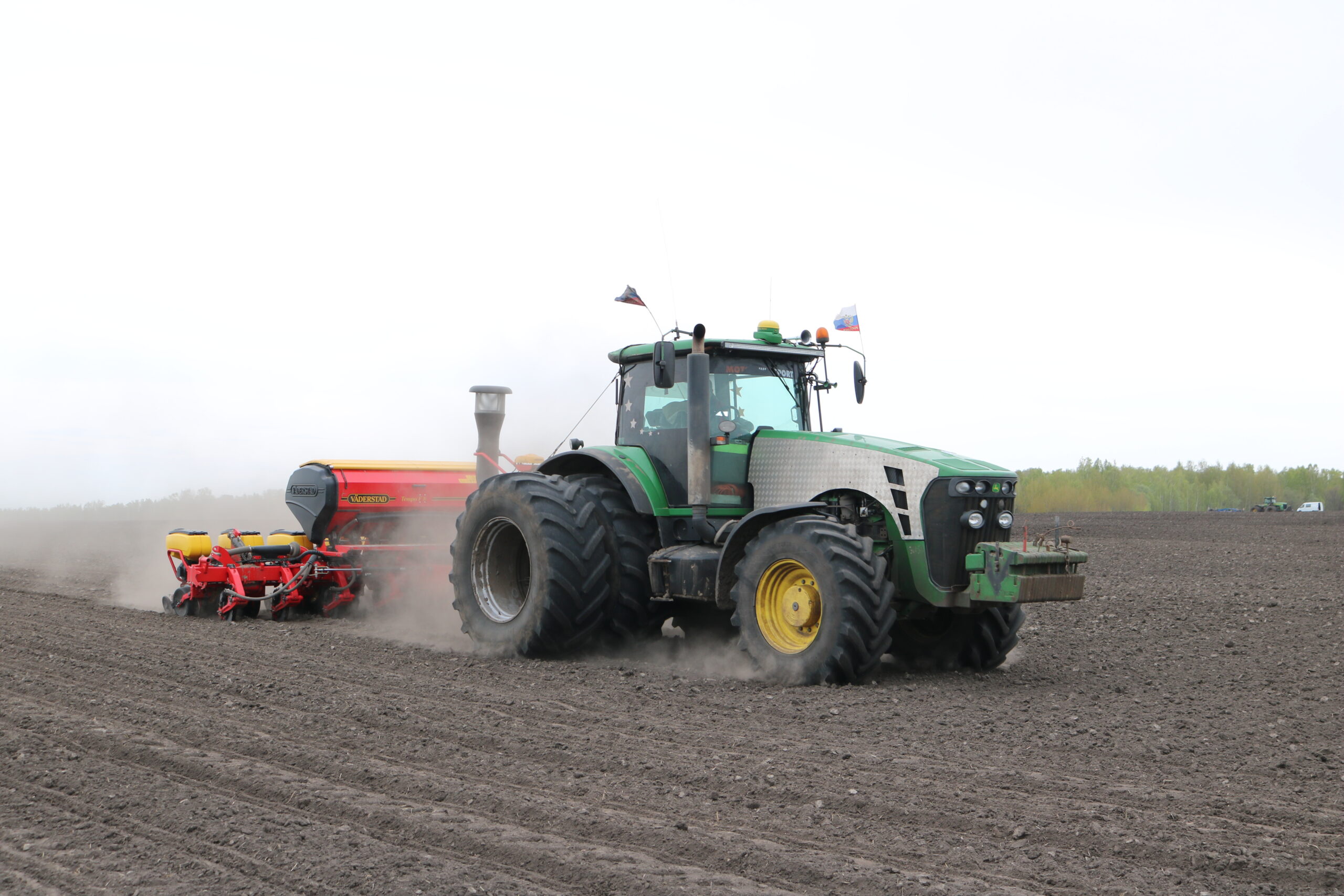 Будни комаричскиих аграриев:  подготовка к новому урожаю