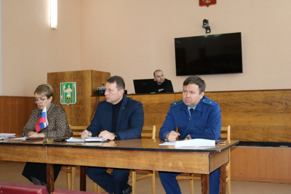 В администрации Комаричского района состоялось заседание районного Совета народных депутатов