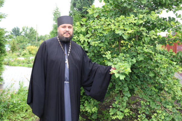 Душевный разговор с настоятелем Троицкого храма поселка Комаричи, иереем Константином Балиным, накануне Покрова Пресвятой Богородицы