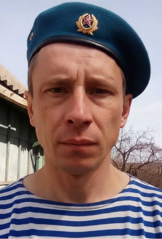 В Комаричском районе простились с земляком, погибшим при выполнении воинского долга