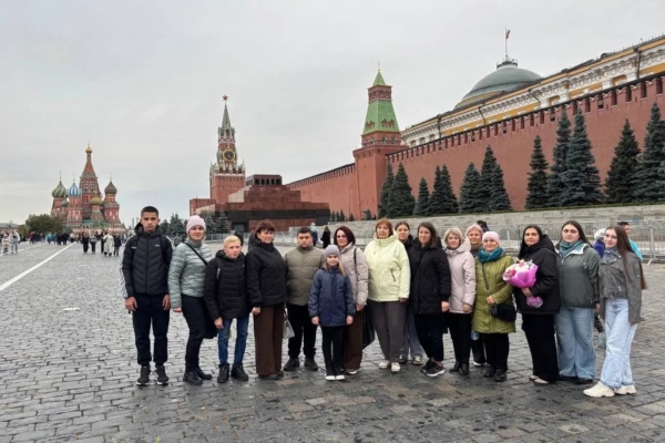 Педагоги Лопандинской средней школы совершили экскурсионную поездку в Москву