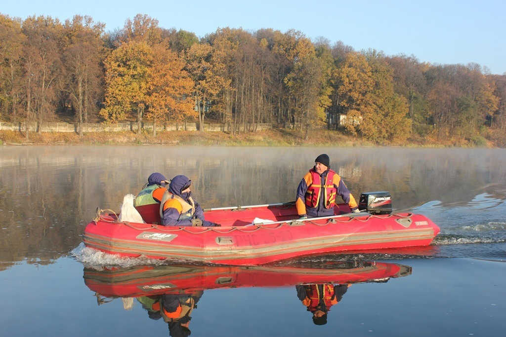 Жителям Комаричского района напоминают о соблюдении мер безопасности на воде в осенний период