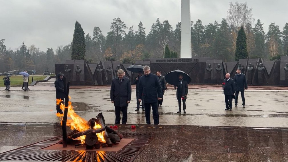Губернатор Александр Богомаз: «Мы должны помнить подвиг поколения Победителей»