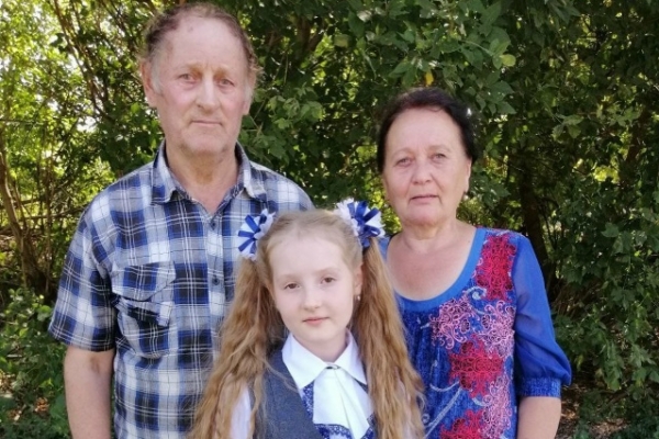 Ребята Комаричского района выражают свои самые искренние чувства и тёплые слова благодарности своим дорогим бабушкам и дедушкам