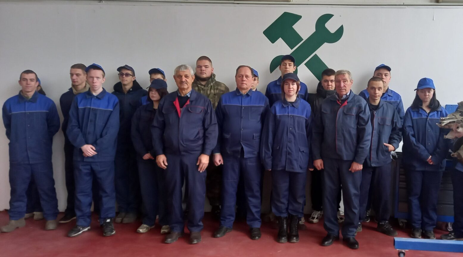 В Комаричском техникуме определили лучших автомехаников для регионального чемпионата