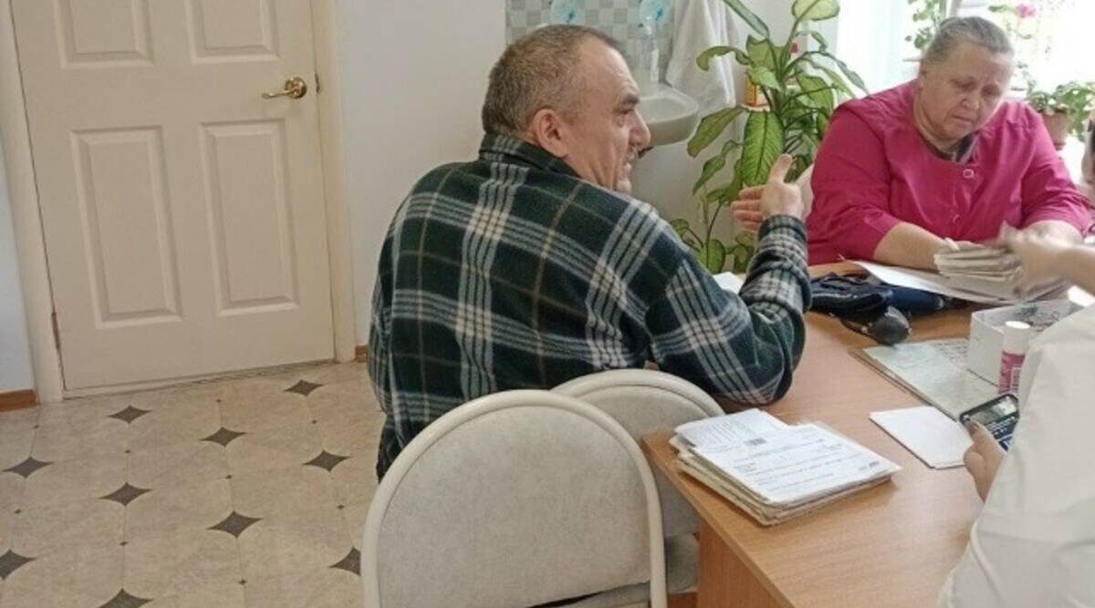 В Брасовском районе к сельским жителям выезжает мобильная врачебная бригада