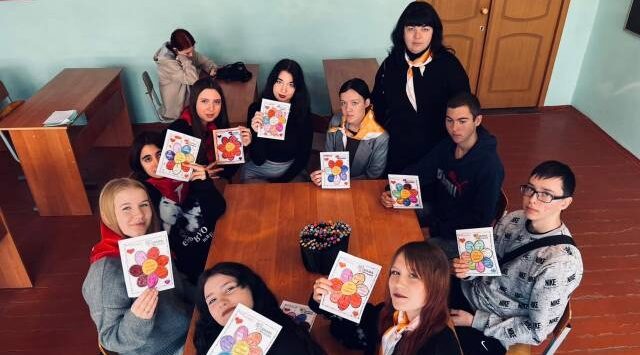 Студенты Комаричского техникума выражают благодарность мамам в преддверии праздника