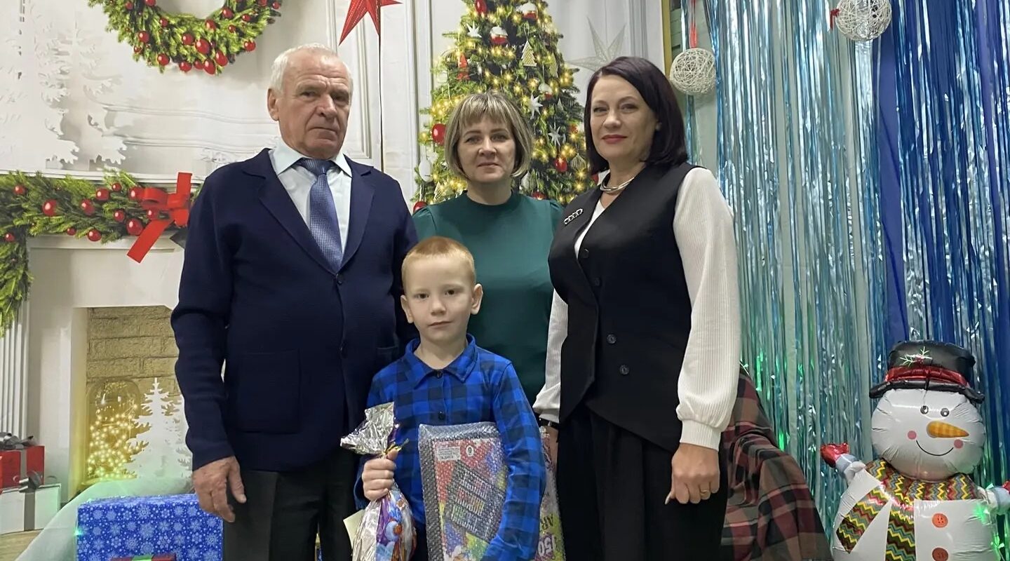 «Ёлка чудес» в Комаричском районе: сказка, которая ожила для Егора Аникина