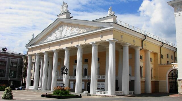 В Брянском областном театре драмы состоится премьера документального проекта «По зову сердца