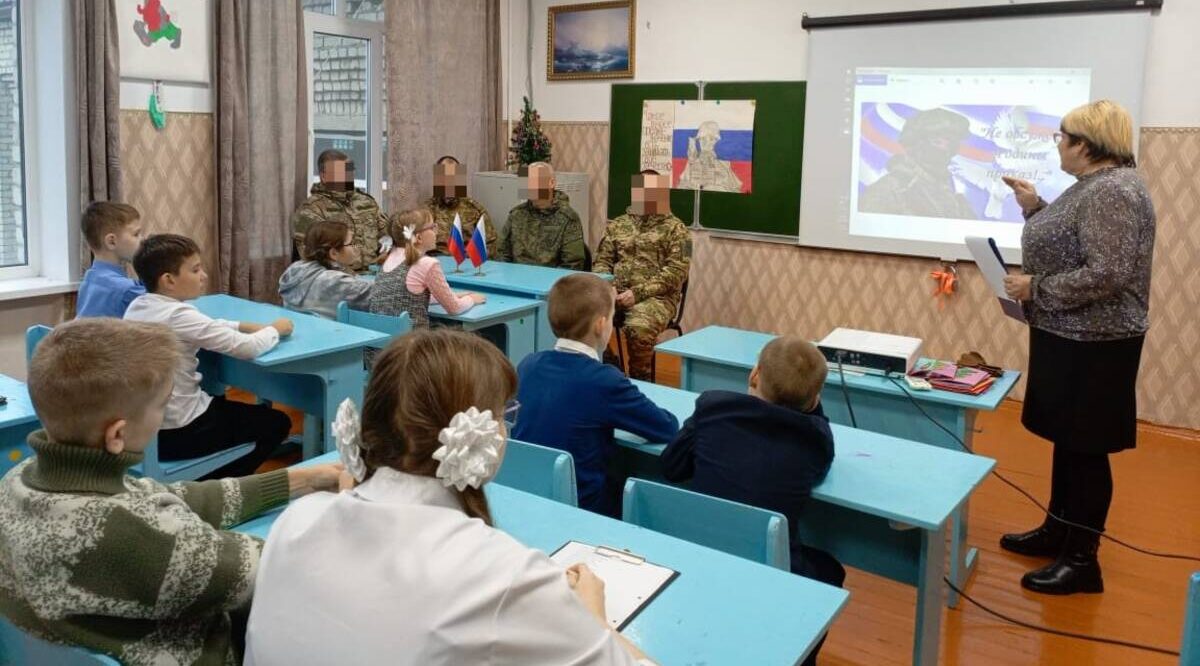 В школах Суземского района проходят встречи с участниками СВО