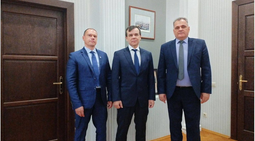 В декабре брянские детские школы искусств получат новые фортепиано