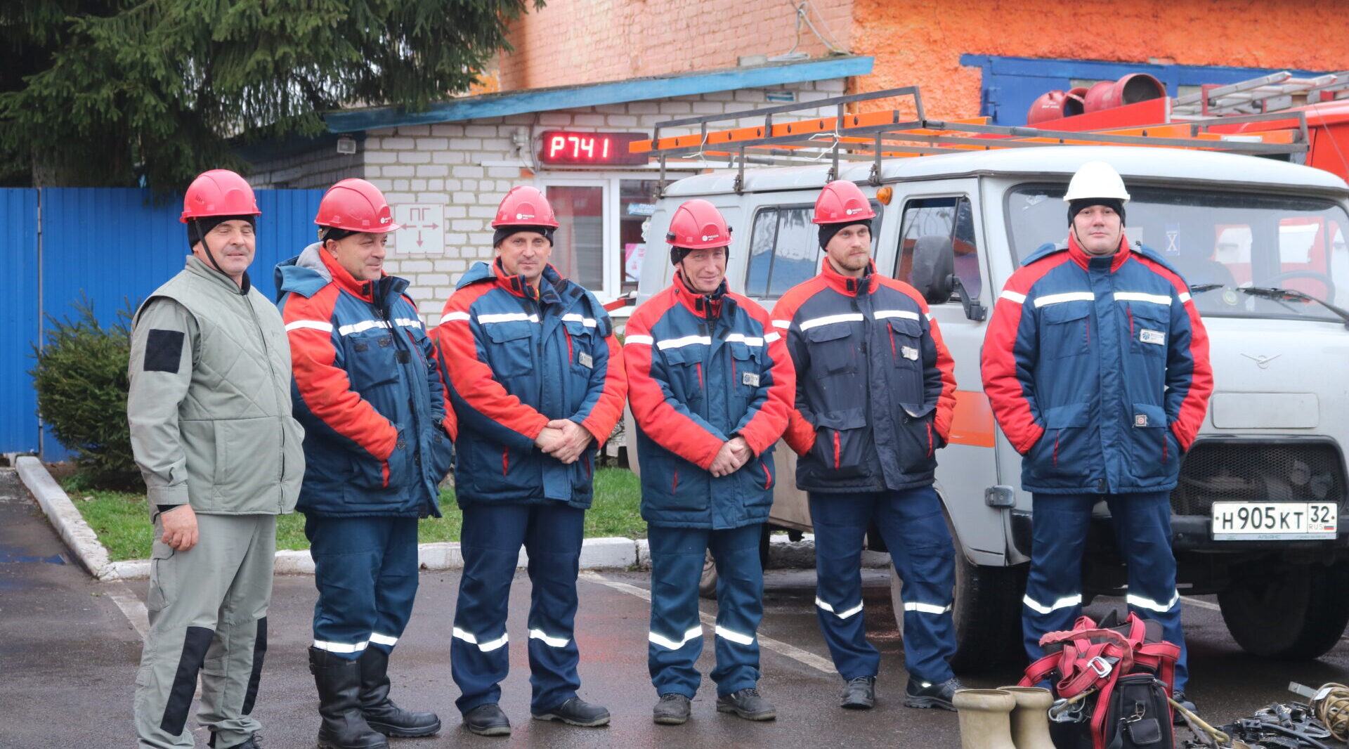 Комаричские энергетики:  невидимые герои нашего комфорта