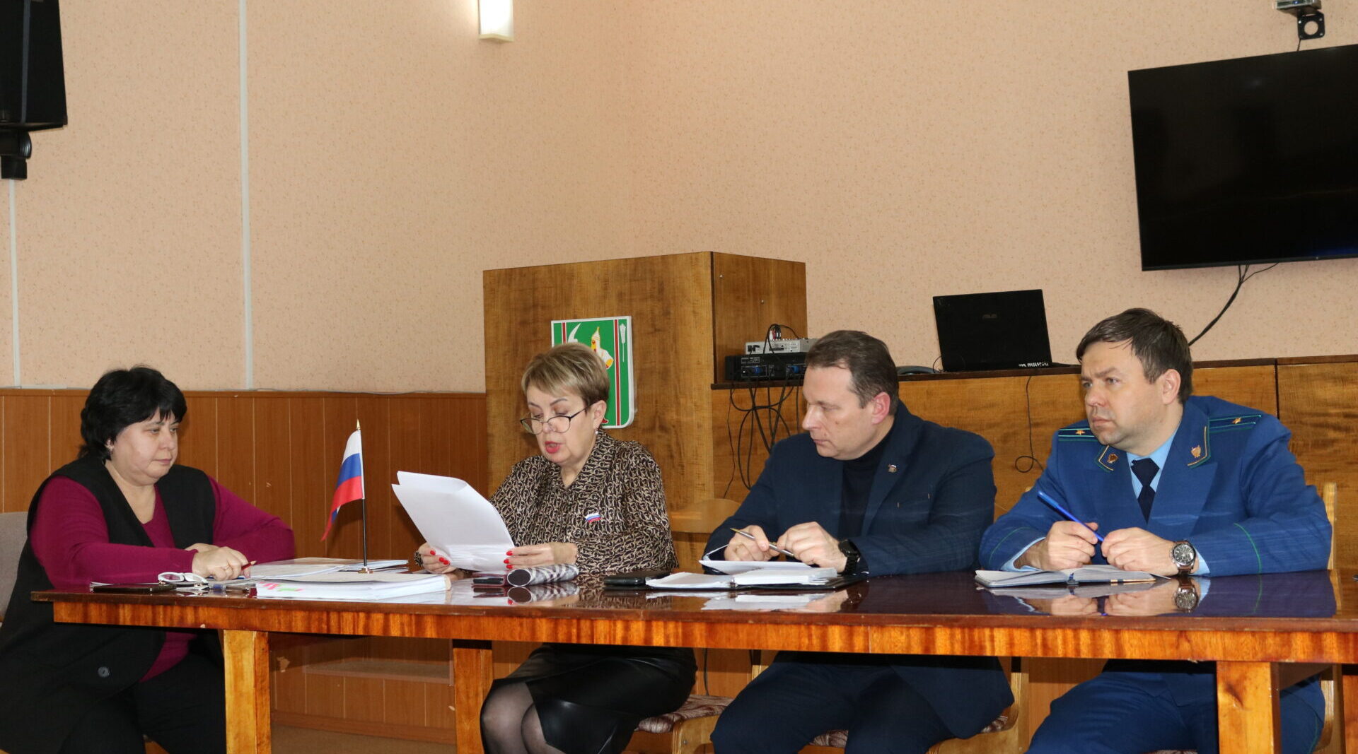 Комаричский район: Бюджет, имущество и социальная сфера в центре внимания районного Совета