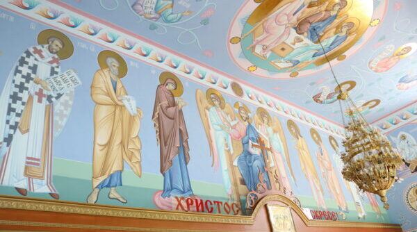 Роспись храма в честь иконы Святой Троицы