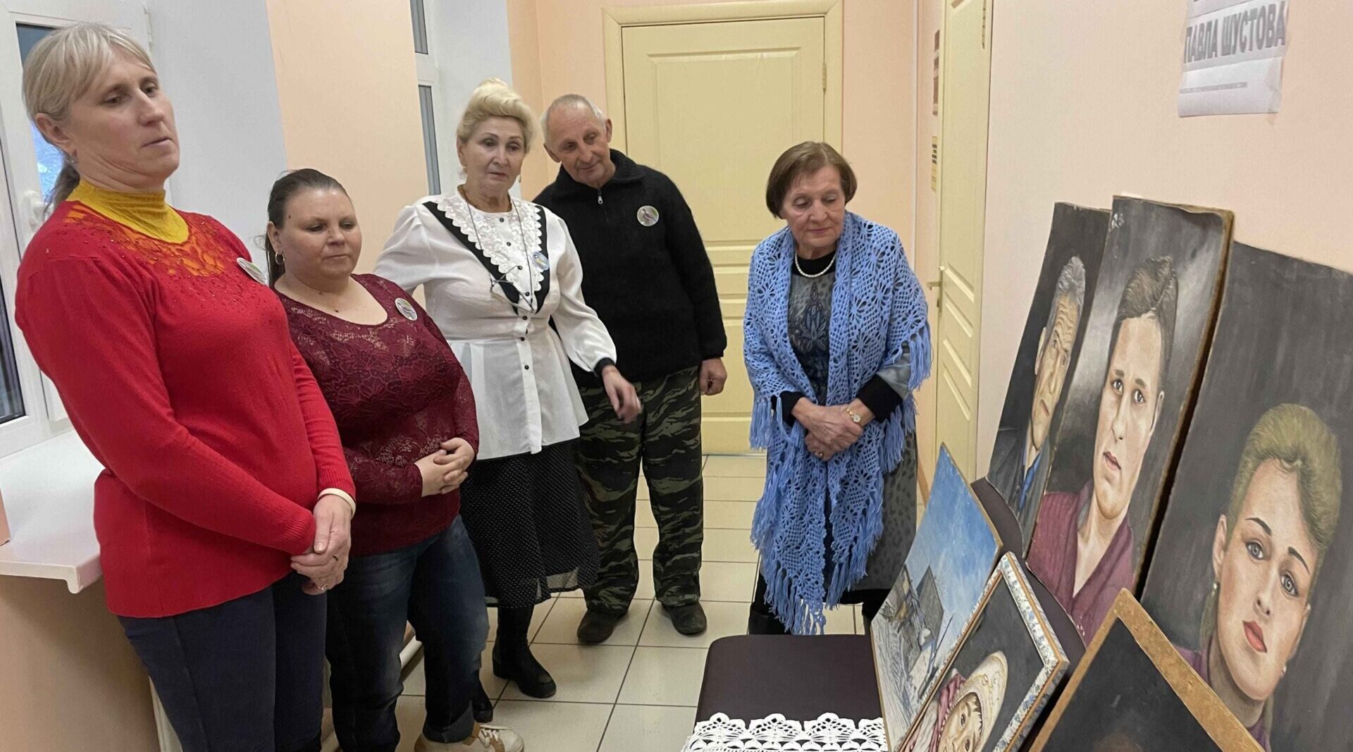 В КСЦОН Комаричского района состоялась выставка творческих работ «Творение души и рук»