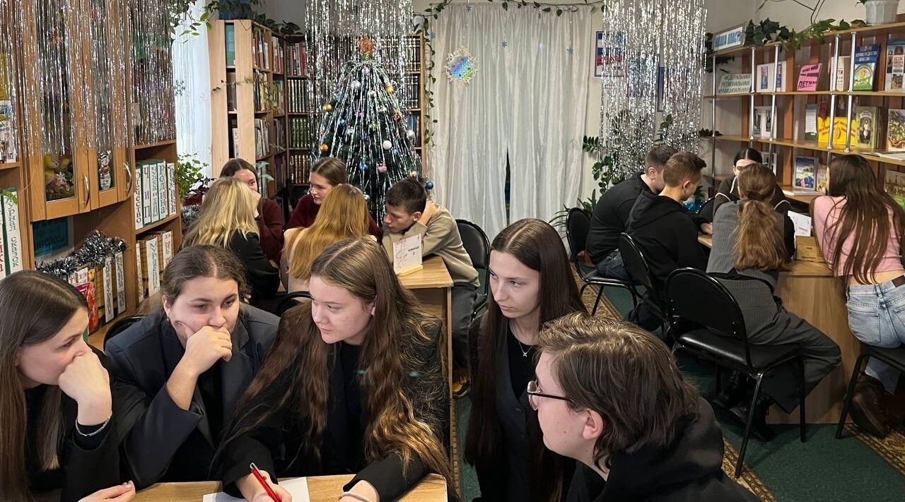 В Комаричской центральной библиотеке прошла игра «Что? Где? Когда?»