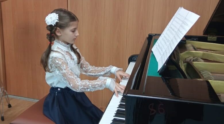 Юная пианистка Комаричской школы искусств завоевала высшую награду