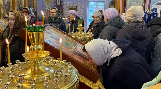 Ковчег с мощами Николая Чудотворца и Спиридона Тримифунтского будет в Троицком храме Комаричей