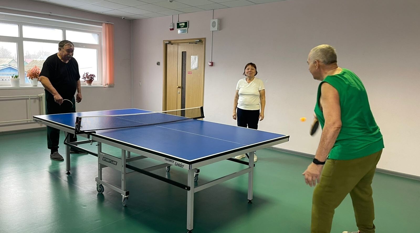 В группе «Здоровье» клуба «Активное долголетие» ГБУ КЦСОН Комаричского района занимаются спортом