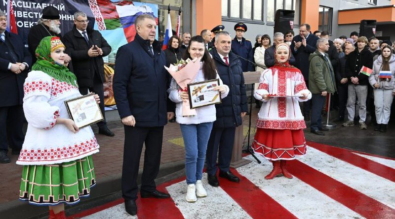 Исторический день для детей-сирот: ключи от новых квартир вручили в Брянске