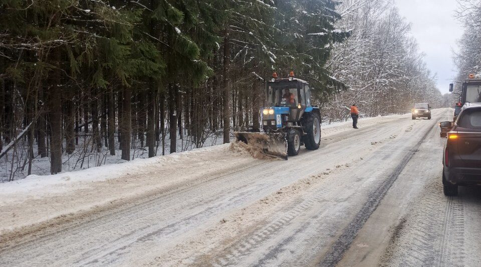 В Брянской области ликвидируют последствия снегопада