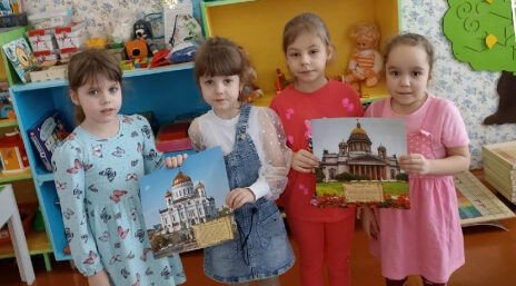 Воспитанники Комаричского детского сада знакомятся с русскими храмами