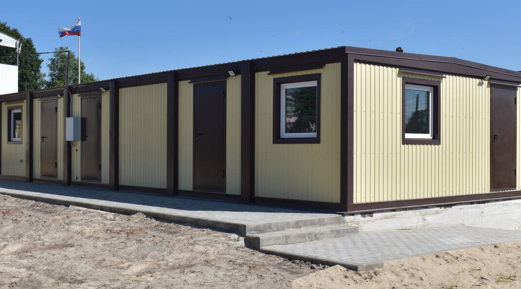 В Клетне для спортсменов построили современные раздевалки